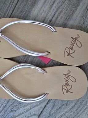 Roxy Flip Flops Size 7